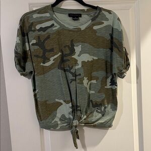 Sanctuary Green Camo Tie-Front Short Sleeve Tee
